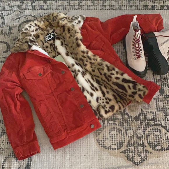 PAM & GELA FAUX FUR LINED CORDUROY TRUCKER JACKET - Picture 14 of 16